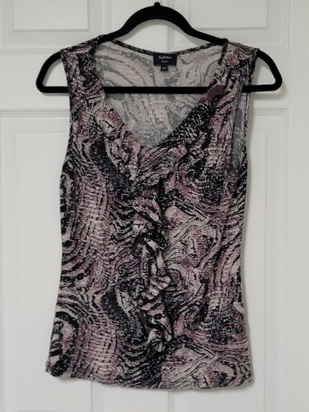 Womens Size Small Sleeveless Ruffle Front Soft Stretch Top Blouse Abstract Print